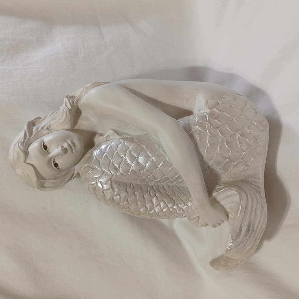 Elegant Dreaming Mermaid Sculpture Figurine Nautical Decor